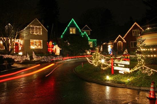 GUIDE TO WARM HOLIDAY LIGHTS AROUND SEATTLE