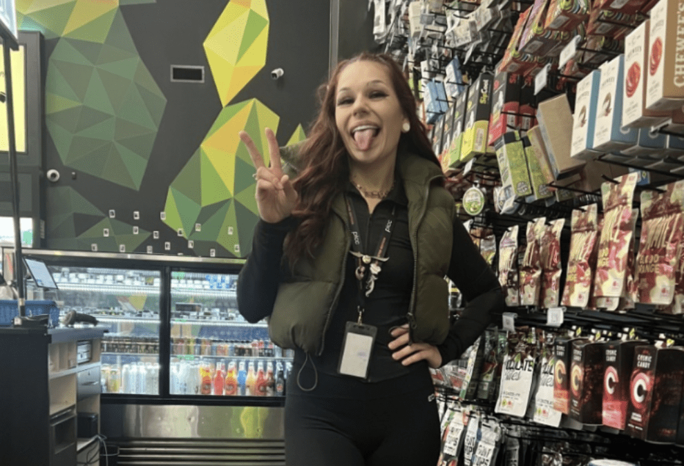 EMPLOYEE OF THE MONTH AT KUSH21 Everett 128th FOR SEPTEMBER 2023